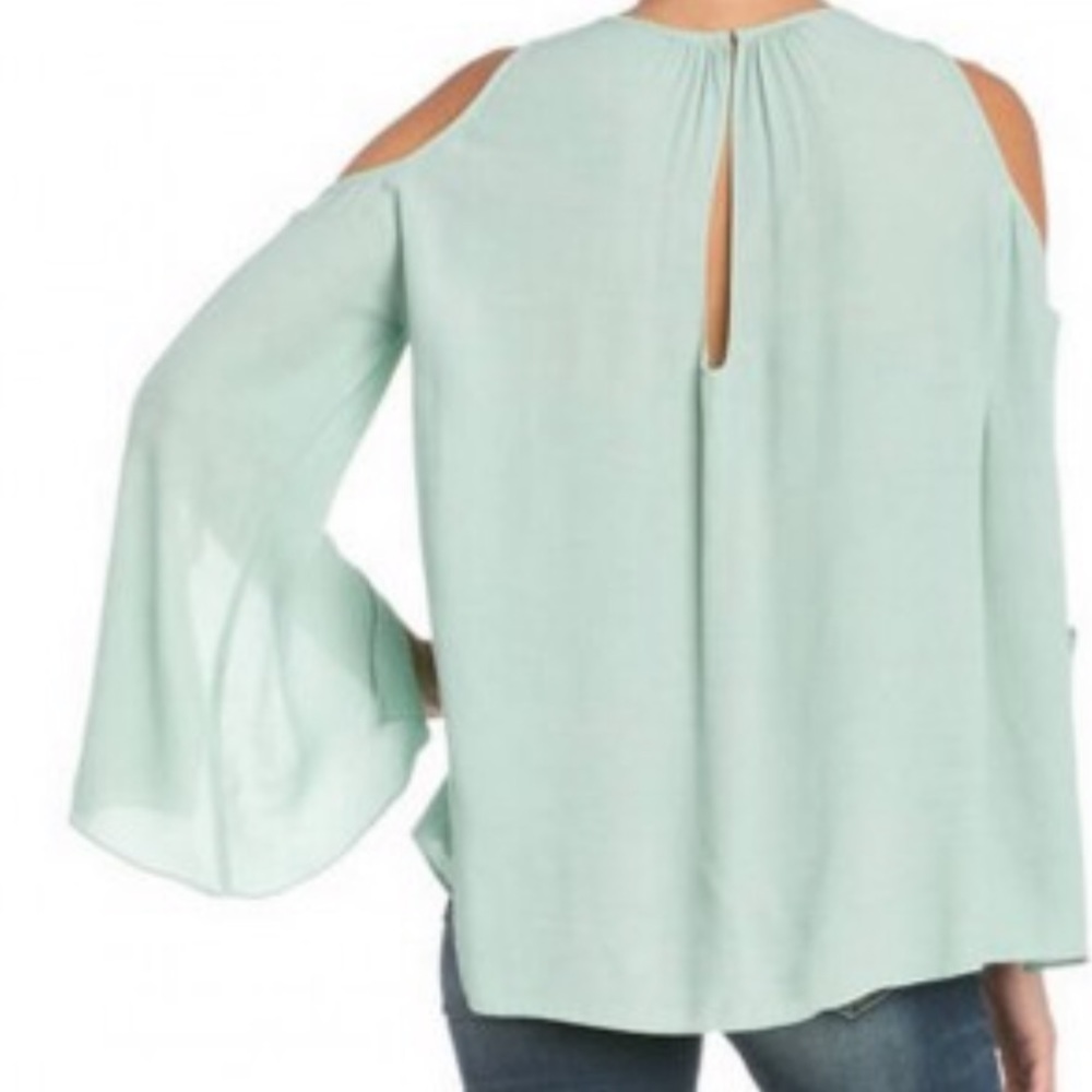 S Miss Me Bell Sleeve Cold Shoulder Top Sage EUC - Picture 5 of 5